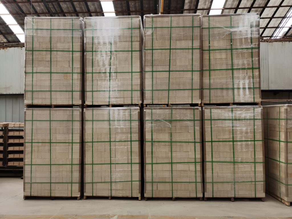 0.8 高鋁聚輕保溫磚T-3 保溫磚廠家_輕質磚理化指標_輕質保溫磚價格